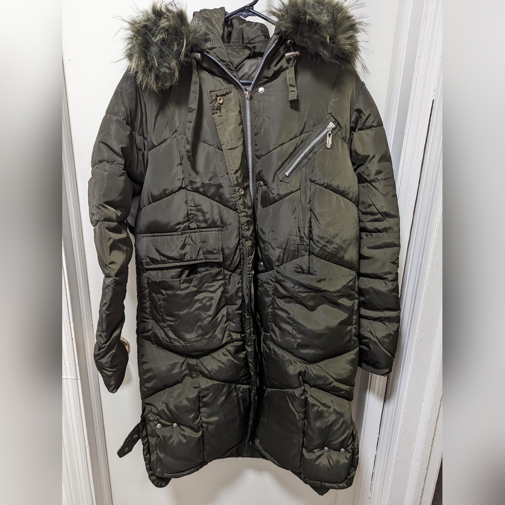 Down Jacket/ puffer